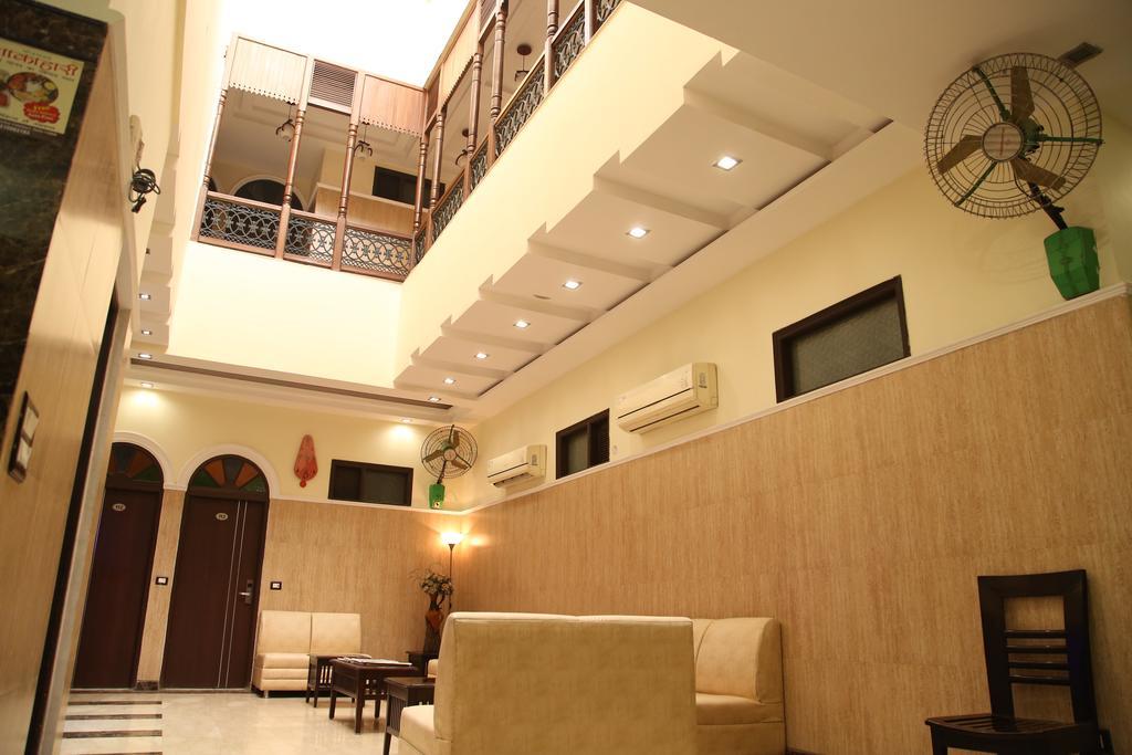Hotel Wall City New Delhi Exterior photo