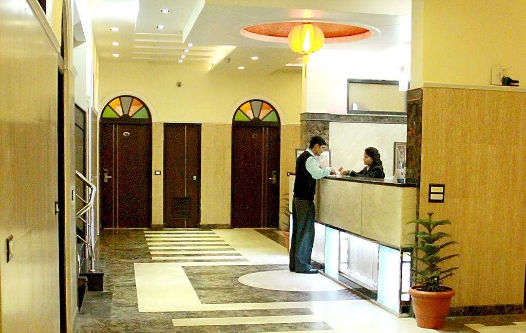 Hotel Wall City New Delhi Exterior photo