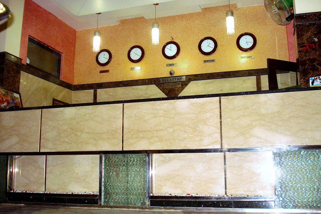 Hotel Wall City New Delhi Exterior photo