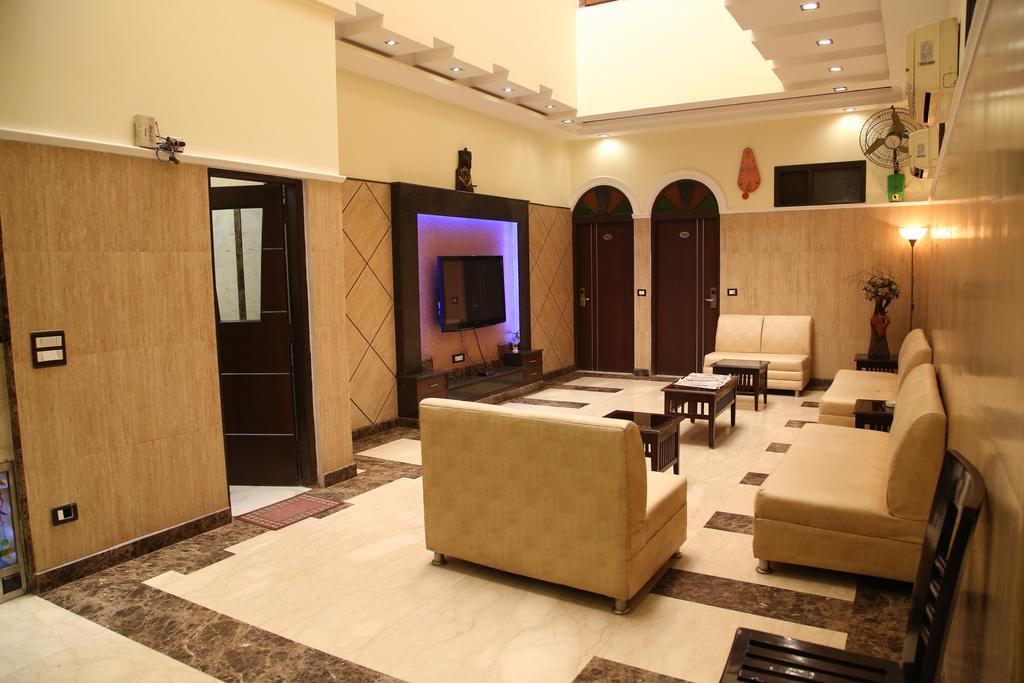 Hotel Wall City New Delhi Exterior photo