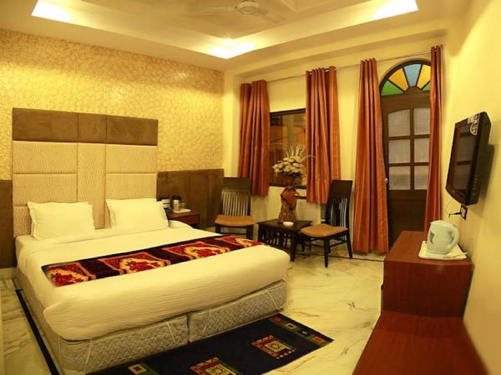 Hotel Wall City New Delhi Room photo