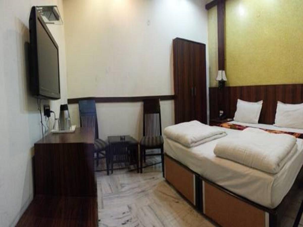 Hotel Wall City New Delhi Room photo